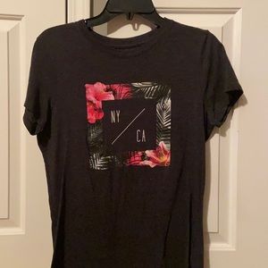 Black Aeropostale tee